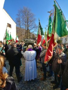 Funerale Peppino onori fuori3